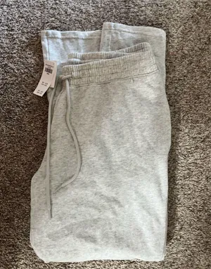 Brand new Hollister Wide Leg Sweatpants thumbnail 2