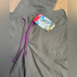 Size 10 North Face Hiking Pants, Women’s Large Hiking pants thumbnail 2