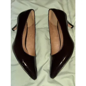 Clarks Artisan Sz 7.5 Burgundy Patent Leather Kitten Heel Pumps Pointed Toe thumbnail 10