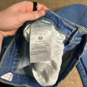 Signature by Levi Strauss Heritage High Rise Straight Distressed Jeans 6/W28 thumbnail 7