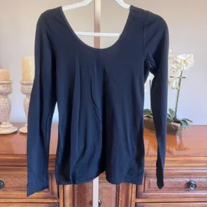 Lululemon Scoop Back Long Sleeve Black Luon Size 6-8 thumbnail 4