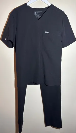 FIGS Scrub Set Size S Black inseam 32” thumbnail 1