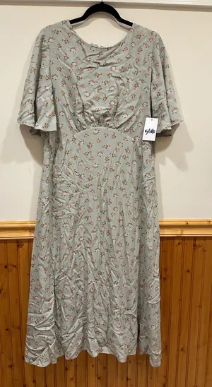 Vylette NWOT Women’s Empire Flutter Sleeve Floral Midi Dress Size XL Green thumbnail 2