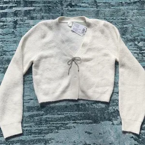 H&M Super Soft Cropped Sweater 🎀✨🪩 thumbnail 1