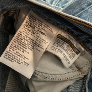 Levi's Premium Wedgie Straight leg medium wash denim jeans women’s size 24‎ thumbnail 7