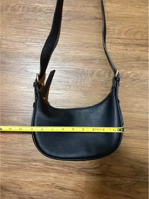 Black Pebbled Faux Leather Shoulder Bag Hobo Purse Gold Hardware Zip Top thumbnail 3