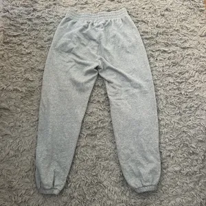 Gray Nike sweatpants thumbnail 2