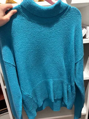 size medium sweaters Multiple thumbnail 3