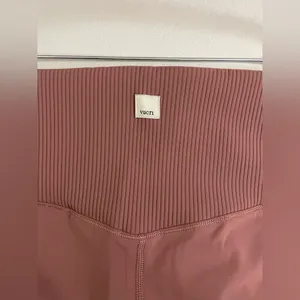 Vuori NWT Rib Studio High-Waisted Leggings Marsala Size M thumbnail 6
