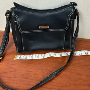 Liz Claiborne Black Crossbody Bag with White Stitching-very CLEAN! thumbnail 8