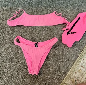 Triangl Bikini Set thumbnail 1