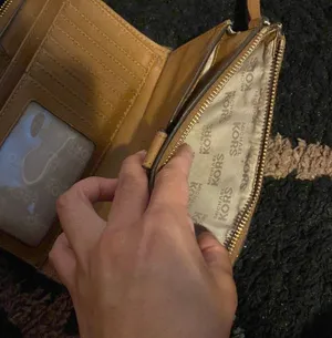 Michael Kors Bifold Wristlet thumbnail 4
