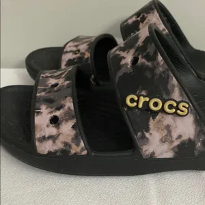 CROCS women’s Black and Purple Tie-Dye Slide Sandals size 9 thumbnail 7