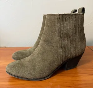 Frye & Co. Jacy‎ Chelsea Ankle Bootie Leather Suede Olive Green Side Zip 70738 thumbnail 1