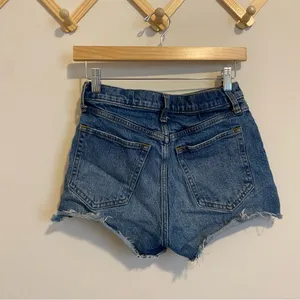 Abercrombie and Fitch The Mom High Rise Shorts size 0 thumbnail 3
