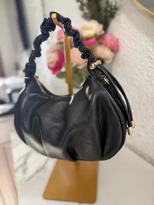 Urban Expressions Black Ruched Hobo Crossbody Shoulder Bag thumbnail 2