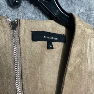 Olivaceous Crop‎ Top Womens Medium Tan Brown Faux Suede V-Neck Full Back Zip thumbnail 5