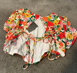 Le lis Tie Back Floral Top NWT thumbnail 3