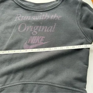 Nike “Run With the Original” Black Pullover Sweatshirt S Small thumbnail 6