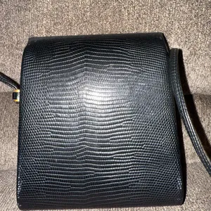 Elegant Black Textured Women's Bag thumbnail 2
