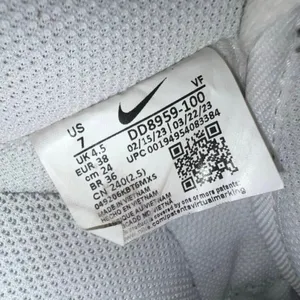 Nike Air‎ Force 1 Triple White DD8959-100 Womans US 7 EU 38 Leather Sneaker Shoe thumbnail 2