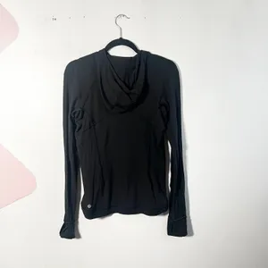 Lululemon It's Rulu Run Long Sleeve Shirt Size 3 Fitness Activewear thumbnail 3