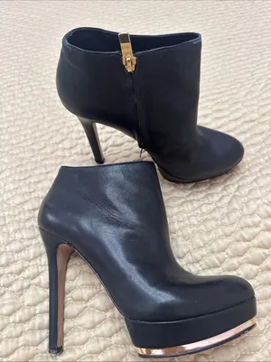 Vince Camuto 6B/36 Dira Black Leather Platform Stiletto Ankle Booties Gold Trim thumbnail 2