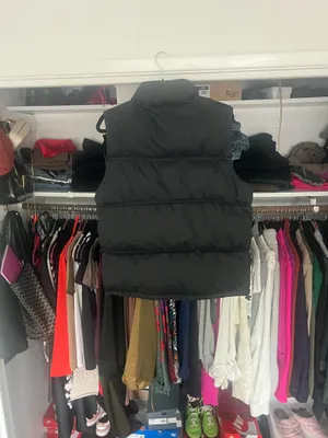 Zara DNWR black puffer vest S  thumbnail 4