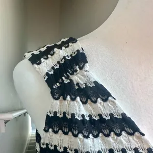 LOFT‎ Black and White Striped Crochet V-Neck Top Size Small thumbnail 8
