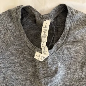 Grey Lululemon swiftly tech short sleeve top thumbnail 2