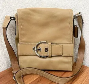 Vintage COACH 8A07 Soho Flap Butter Beige Soft Leather Messenger Shoulder Bag thumbnail 1