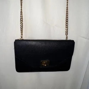 Convertible Shoulder Bag Black‎ Faux Leather Gold Hardware Small Clutch thumbnail 9
