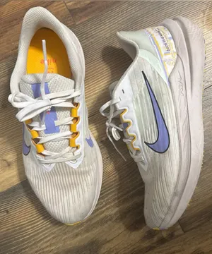 NIKE Air Zoom Winflo 9 Premium Back in a Wink Women's Size 11 Running Shoes thumbnail 1
