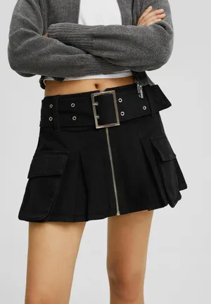 Bershka Black Cargo Belt Mini Skirt (XS) thumbnail 2