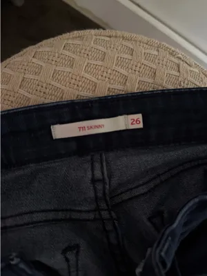 Levi's Women's Dark Skinny Jeans thumbnail 3