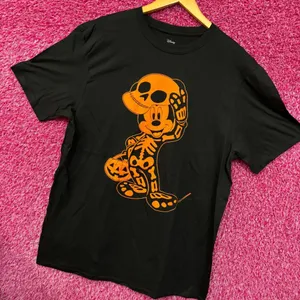 Disney Spooky Mickey Mouse Disney Tshirt size XL thumbnail 3