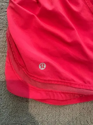 Lululemon Hotty Hot Shorts 2.5" Lip Gloss thumbnail 2