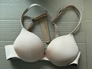 SKIMS Ultimate Push-Up Plunge Bra - Clay 30A thumbnail 1