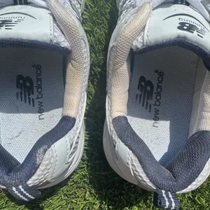 New Balance White and Gray Women's Shoes thumbnail 7