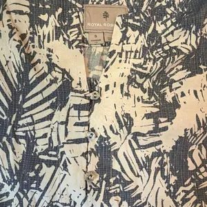Royal Robbins Small Blue Ivory Tropical Print Shift Dress Short Sleeve Pockets # thumbnail 4