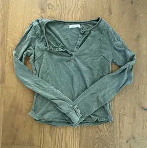 Vici Collection Daralynn Cotton Long Sleeve Henley - Washed Olive thumbnail 1
