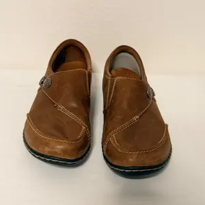 Clarks Ashland Lane Loafers Sz 6 Leather Unstructured Button Slip On Shoes thumbnail 2
