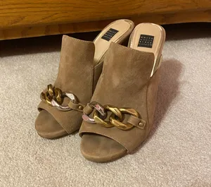 White House Black Market tan heels thumbnail 5