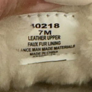 3205 | Minnetonka Cally Suede Faux Fur Lined Moccasin Slippers Tan Women 7 NEW thumbnail 8