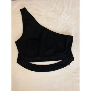 WHITE FOX BOUTIQUE First Love Crop Top Black‎ Size M Medium NWT One Shoulder thumbnail 3