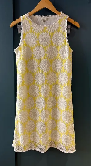 Max Studio SZ XS White/Lemon Yellow Lacy Floral Overlay Sleeveless Shift Dress thumbnail 1