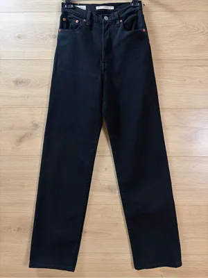 Levi’s Women’s Rib Cage Straight Ankle Jeans Black 25 thumbnail 1