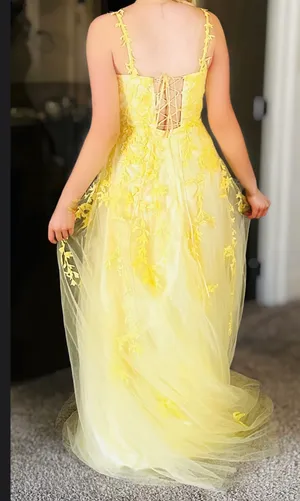Yellow Lace Prom Dress with Corset Back – Approx. Size 6 (NWT) thumbnail 3