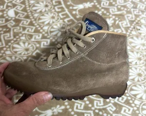 Vintage Vasque Womens Sz 7.5M Hiking Boot Beige Suede Skywalk 7546 Made in Italy thumbnail 1
