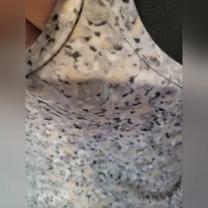 Lululemon tank top thumbnail 3